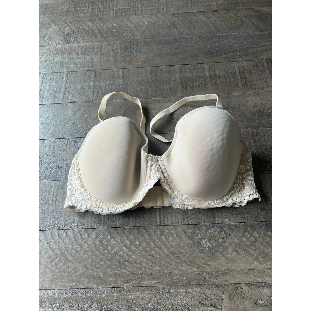 Women's Cream/Tan underwire Bra Size 38C‎